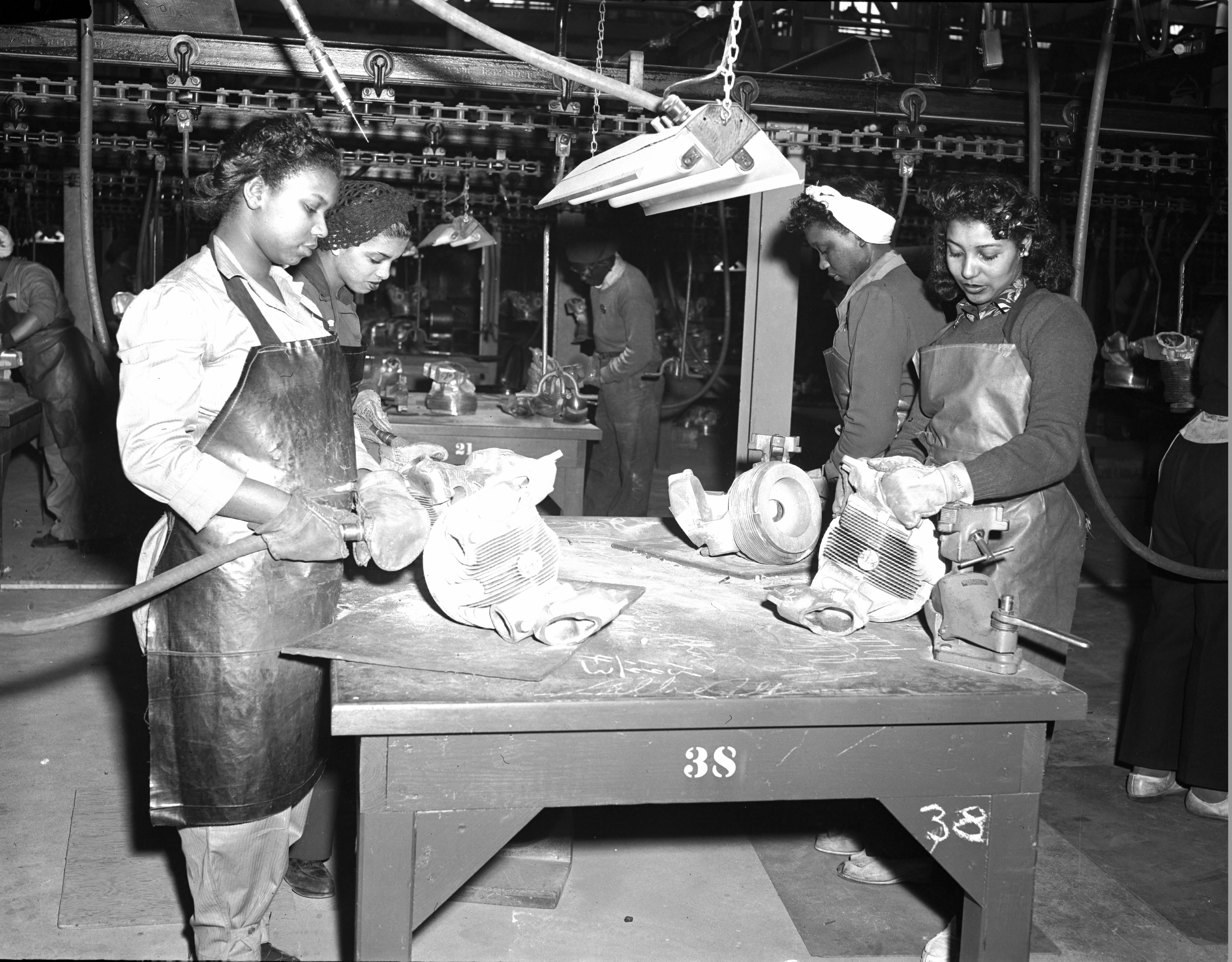 1943 Ford Rouge Complex employees at work